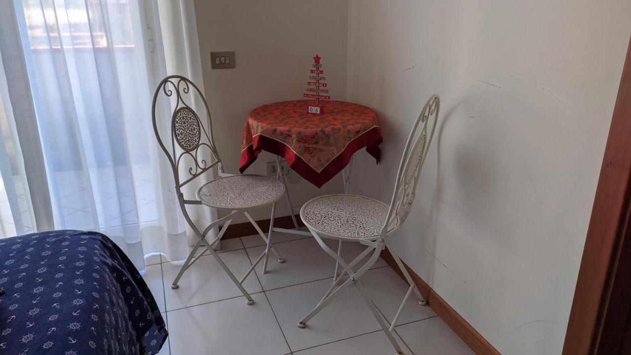 Peppino'S Room Νάπολη Εξωτερικό φωτογραφία